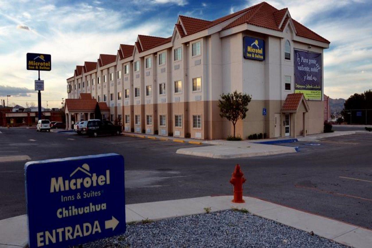 Microtel Inn & Suites By Wyndham Chihuahua Exterior foto